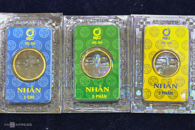 Vàng nhẫn trơn bán tại trụ sở một công ty vàng lớn.