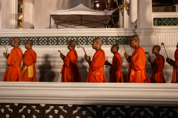 Các nhà sư tại một ngôi chùa ở Bangkok, Thái Lan tháng 7/2024. Ảnh: AFP