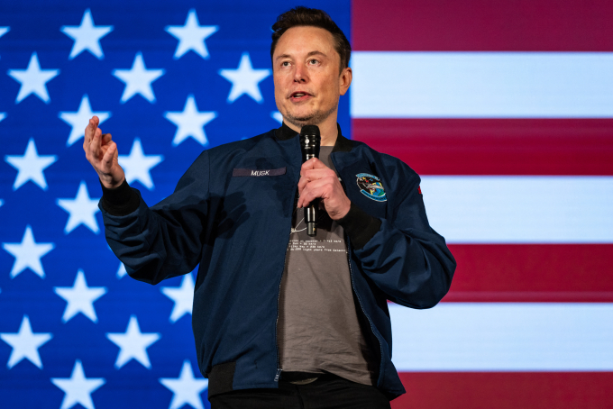 Tỷ phú Elon Musk tại sự kiện ở thành phố Lancaster, bang Pennsylvania ngày 26/10/2024.
