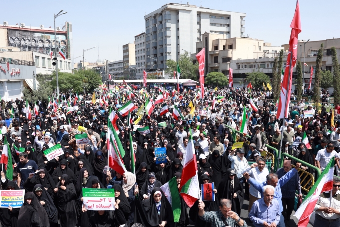 Người Iran biểu tình phản đối Israel tại thủ đô Tehran ngày 20/6.