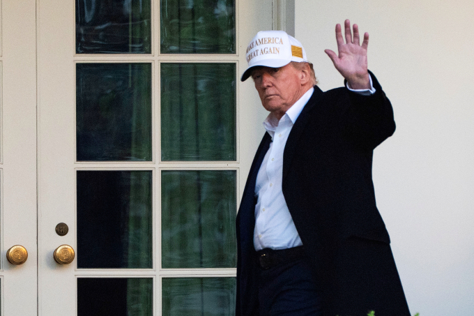 Tổng thống Donald Trump tại Nhà Trắng hôm 27/4. Ảnh: AP