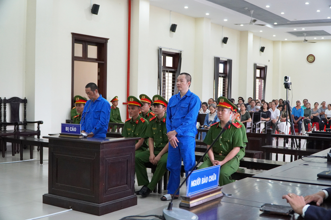 Nguyễn Phú Thuận và Trương Quốc Thái nghe tòa tuyên án.
