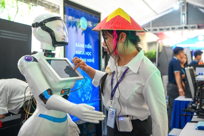 Các sản phẩm, giải pháp được trưng bày tại Ngày hội Khoa học và Công nghệ 2025, tại trụ sở Bộ Khoa học và Công nghệ, ngày 16/5/2025. Ảnh: Giang Huy