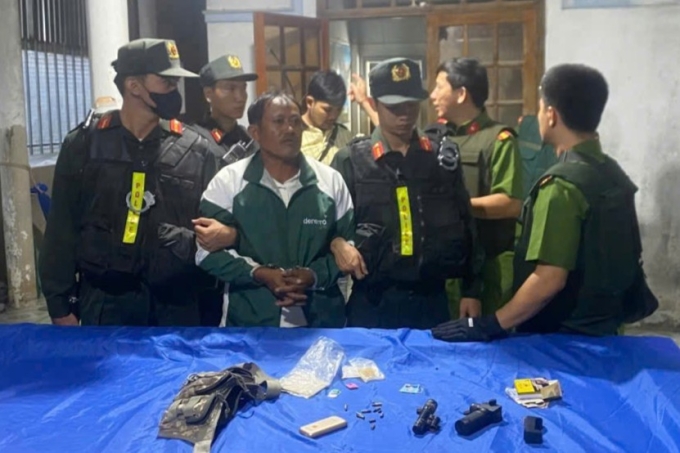 K Văn Phước bị cảnh sát bắt giữ cùng tang vật liên quan.