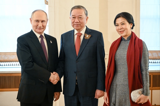 Tổng thống Nga Vladimir Putin tiếp Tổng Bí thư Tô Lâm và phu nhân tại Điện Kremlin.