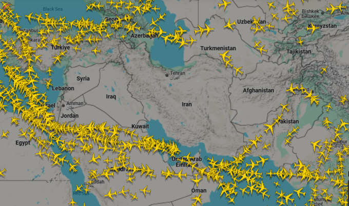 Không phận các nước Iran, Israel, Iraq, Syria và Jordan đều vắng bóng chuyến bay trong ngày 13/6.