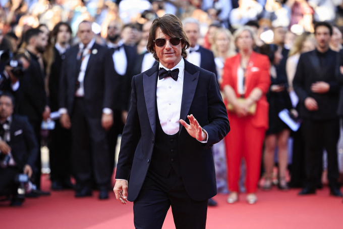 Tom Cruise trên thảm đỏ trước giờ chiếu phim. Ảnh: AFP