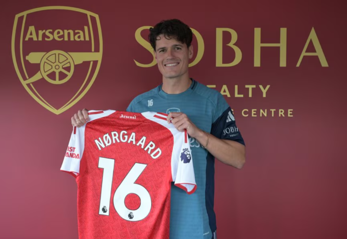 Christian Norgaard ra mắt Arsenal
