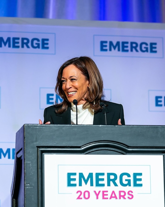 Chân dung bà Kamala Harris