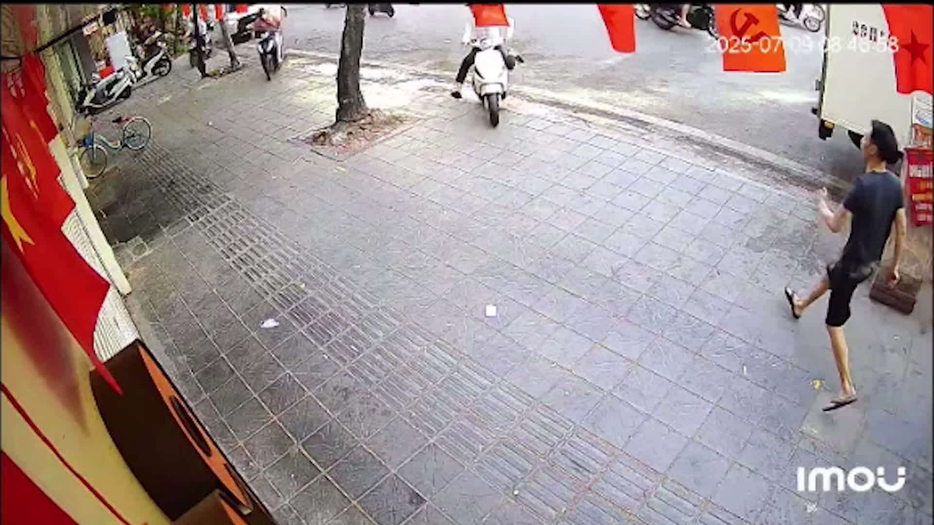 Camera hiện trường tai nạn lien hoàn phố Trần Đại Nghĩa