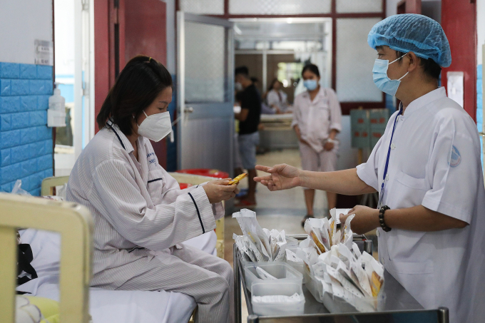 Điều trị sốt xuất huyết tại Bệnh viện Bệnh Nhiệt đới TP HCM.