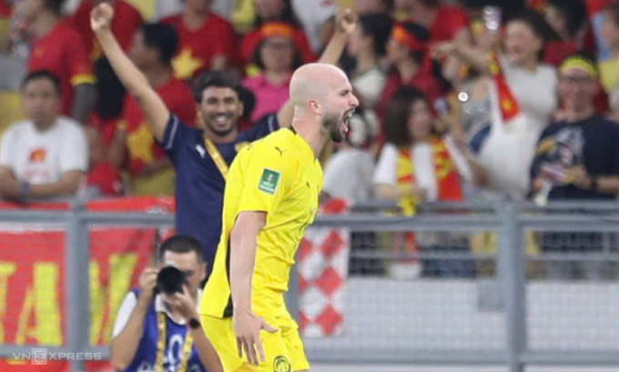 Tiền đạo Joao Figueireido mừng bàn thắng mở tỷ số cho Malaysia trước Việt Nam trên sân Bukit Jalil, thành phố Kuala Lumpur, tối 10/6/2025.