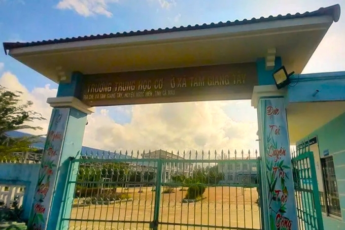 Trường THCS Tam Giang Tây ở xã Tân Ân.