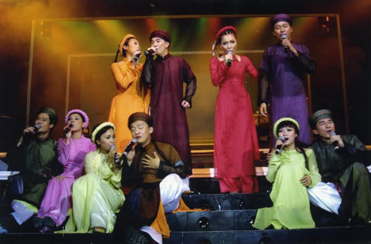 "Hò đối đáp" của top 10 Làn Sóng Xanh 2003