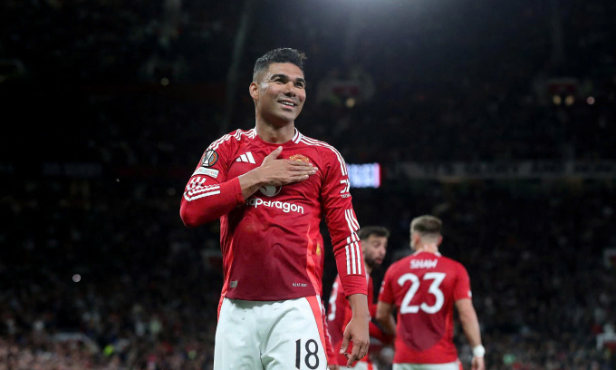Casemiro ăn mừng bàn thắng cho Man Utd trước Athletic Bilbao tại Old Trafford, Manchester, Vương quốc Anh, trong trận bán kết Europa League vào tối 8/5/2025. Ảnh: Reuters