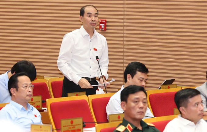 Phó giám đốc phụ trách Sở Y tế Nguyễn Đình Hưng.