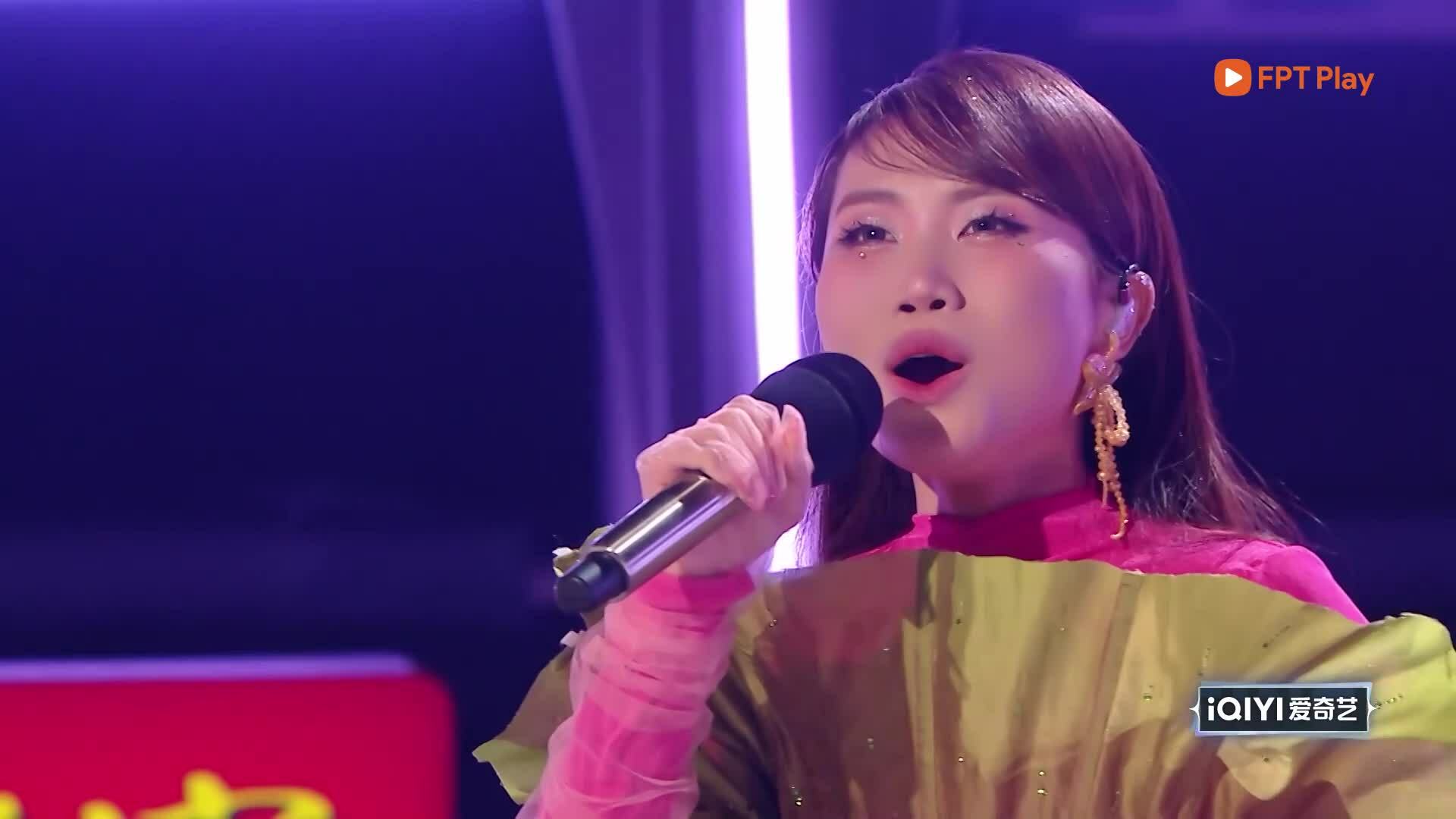 Phương Mỹ Chi hát 'Bóng phù hoa' tại Sing! Asia