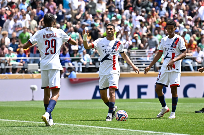 Achraf Hakimi mừng bàn ấn định tỷ số trong trận PSG thắng Seattle Sounders 2-0 trên sân Lumen, Seattle, Washington, Mỹ ngày 23/6.