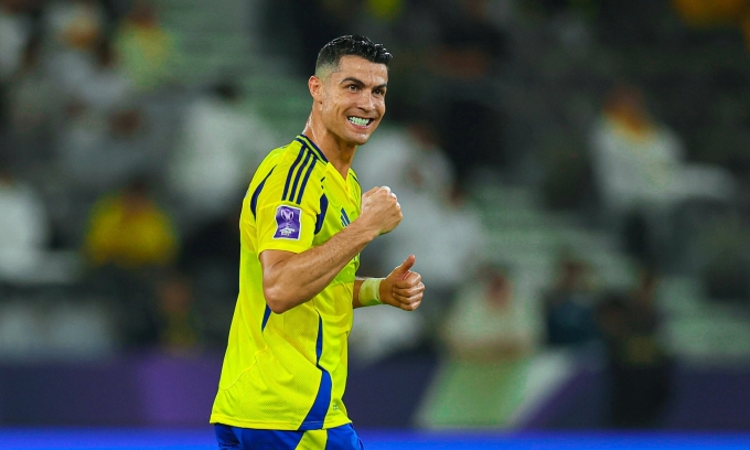 Ronaldo ăn mừng bàn thắng trong trận đấu với Yokohama F Marinos tại tứ kết AFC Champions League Elite.