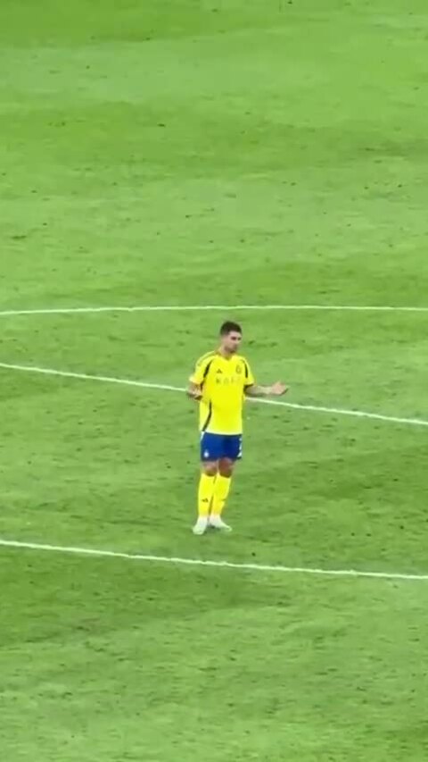 Ronaldo thể hiện cảm xúc sau khi Al Nassr bị loại
