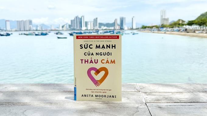 Bản Việt có tên đầy đủ là Sức mạnh của người thấu cảm: Khả năng vượt trội trong một thế giới ngày càng khắc nghiệt, do dịch giả Lê Thanh Hà chuyển ngữ. Nhà xuất bản Dân Trí liên kết First News phát hành sách vào tháng 7. Ảnh: First News