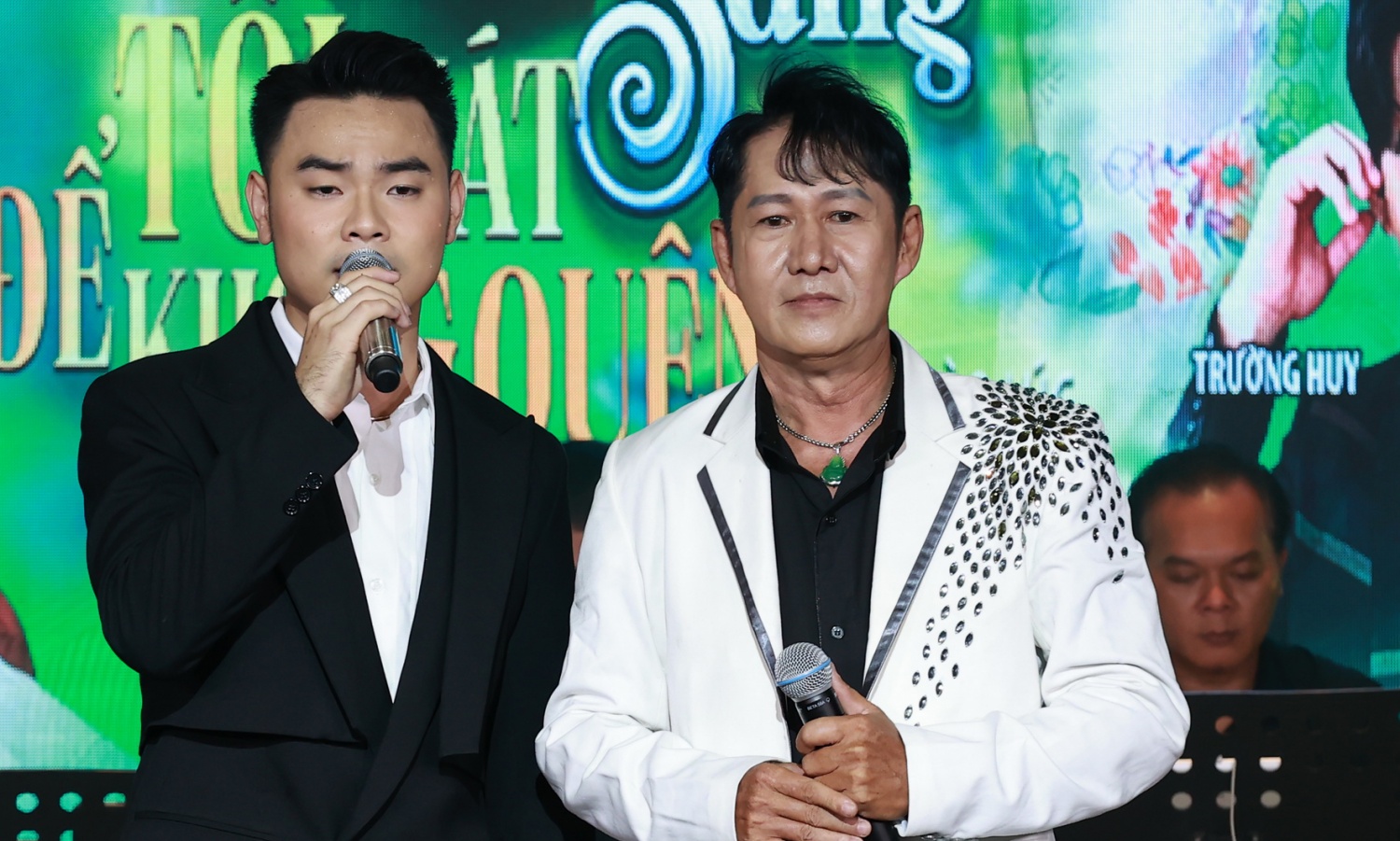 Sỹ Ben hát 'Bến Thượng Hải' cùng Trường Sang