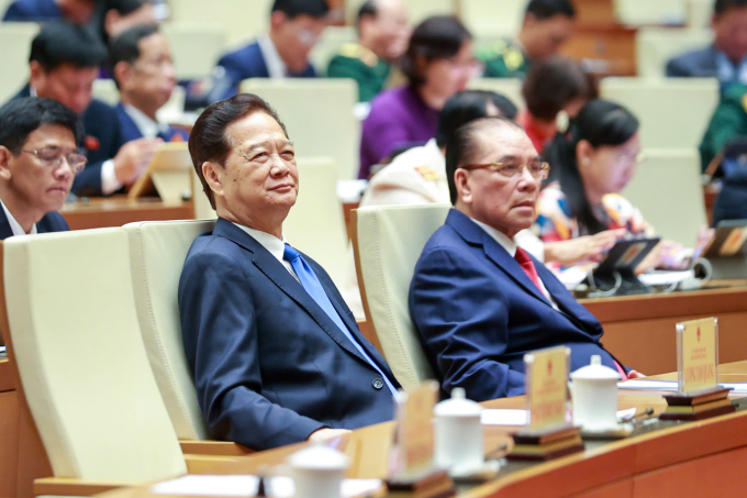 Nguyên Tổng Bí thư và nguyên Thủ tướng dự phiên khai mạc kỳ họp.